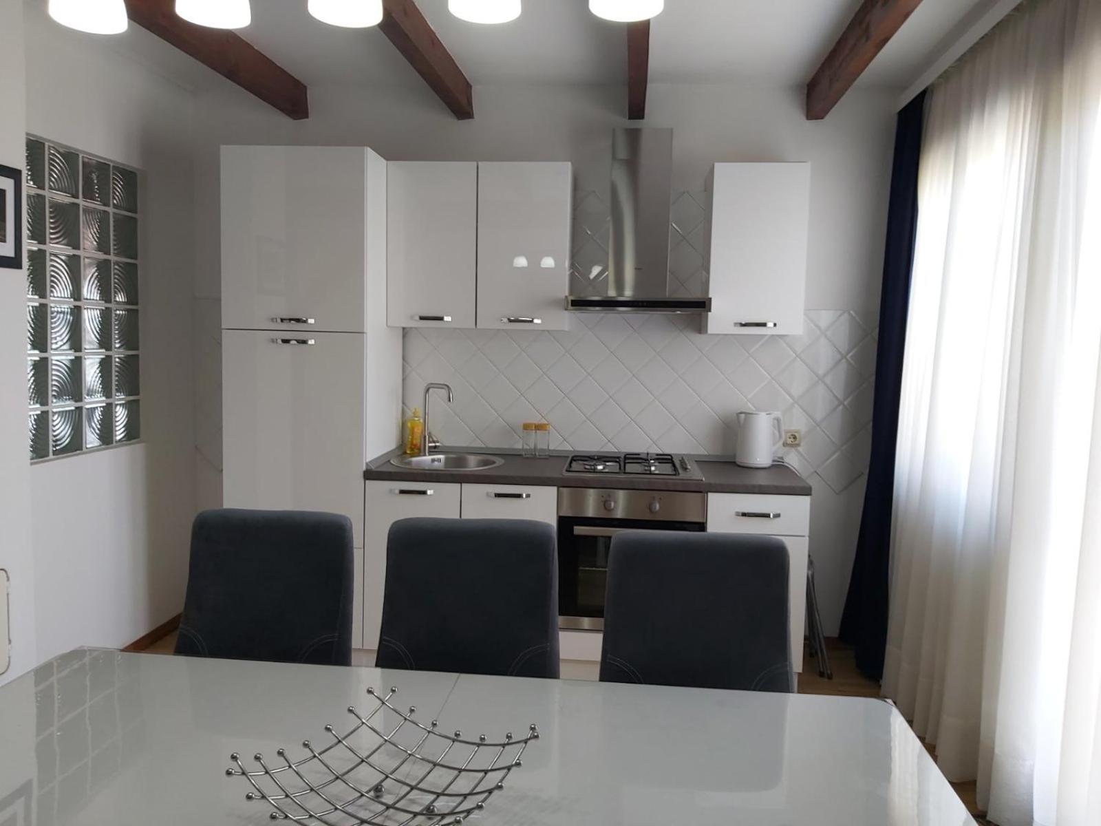 Nelly Apartment *